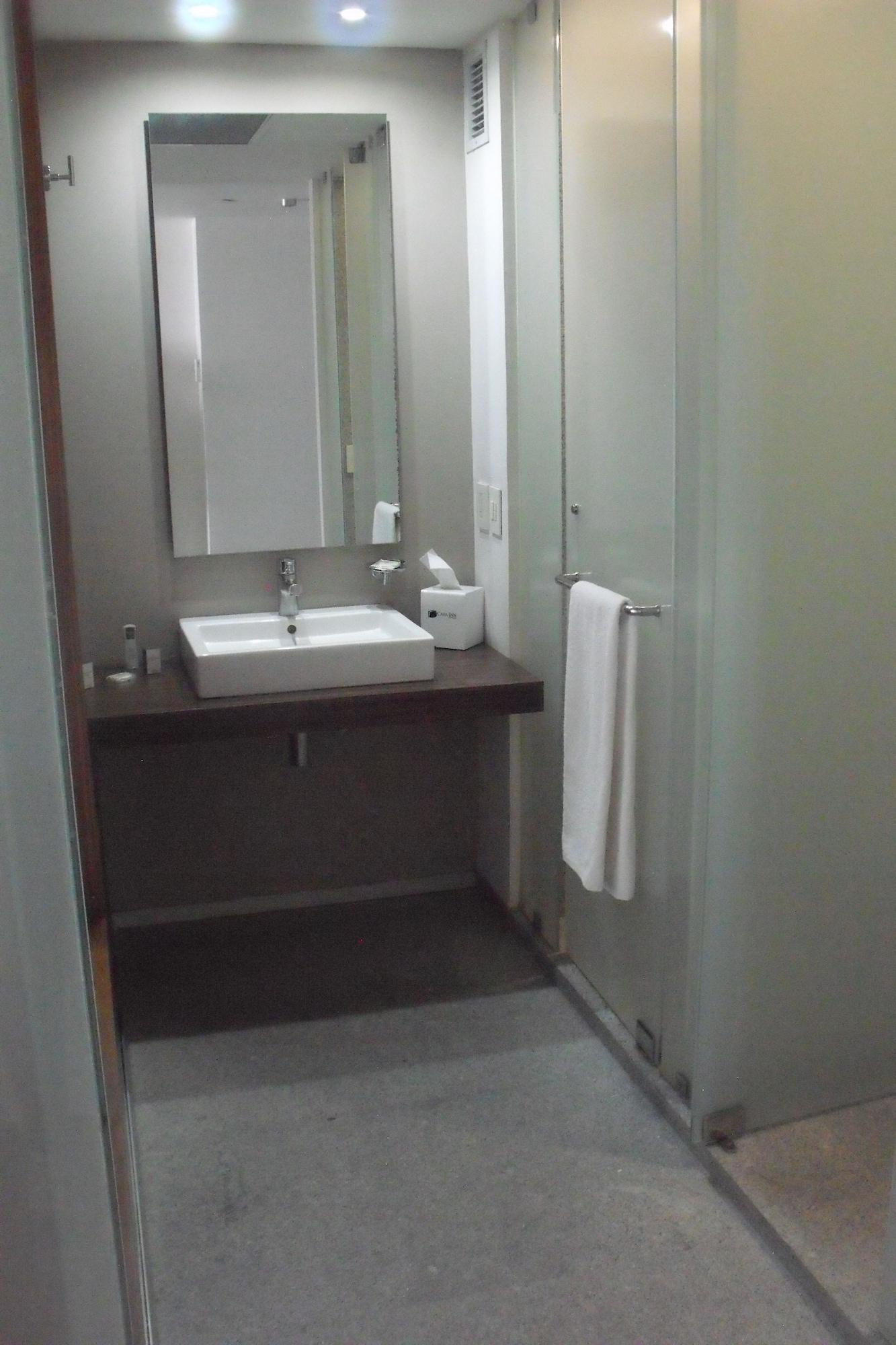 Casa Inn Premium Hotel Керетаро Экстерьер фото A washbasin