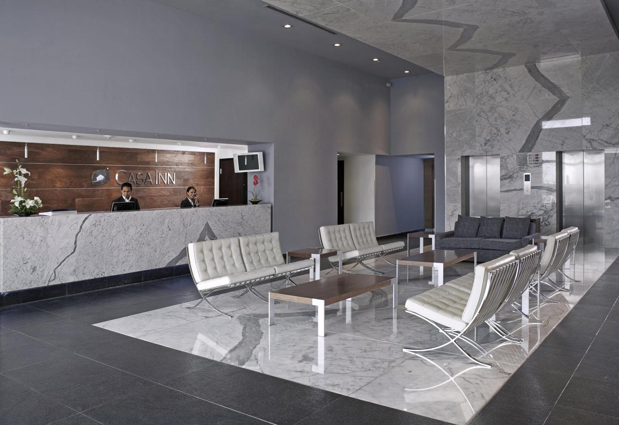 Casa Inn Premium Hotel Керетаро Экстерьер фото Lobby