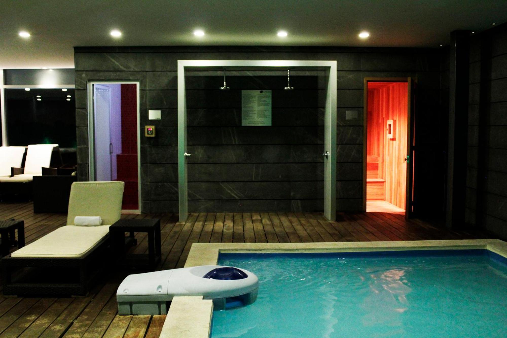 Casa Inn Premium Hotel Керетаро Экстерьер фото The spa at the hotel