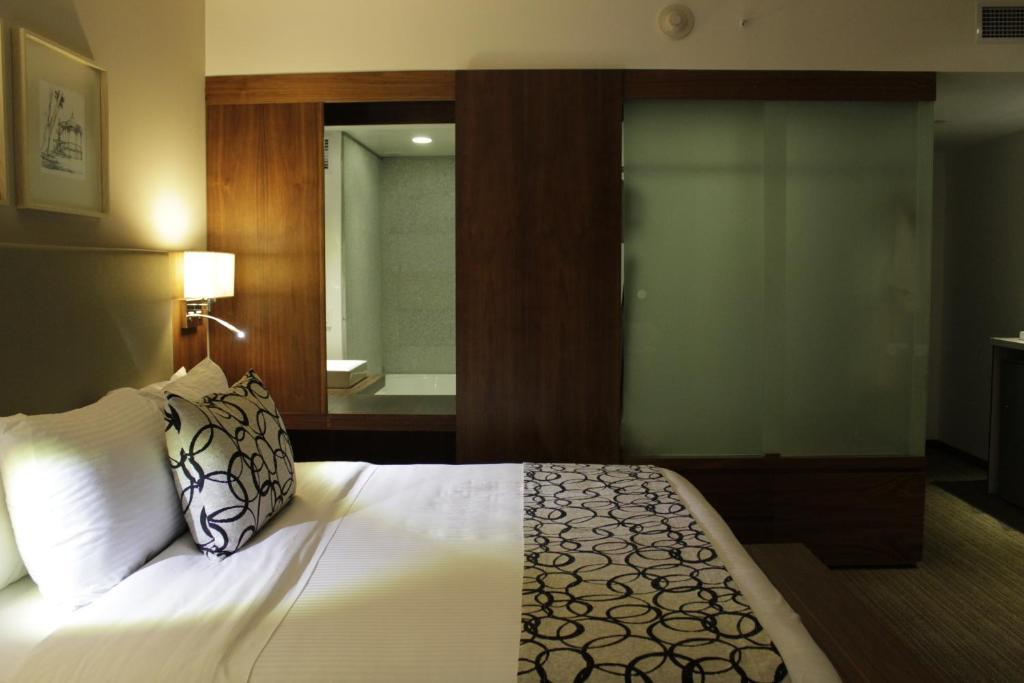 Casa Inn Premium Hotel Керетаро Экстерьер фото