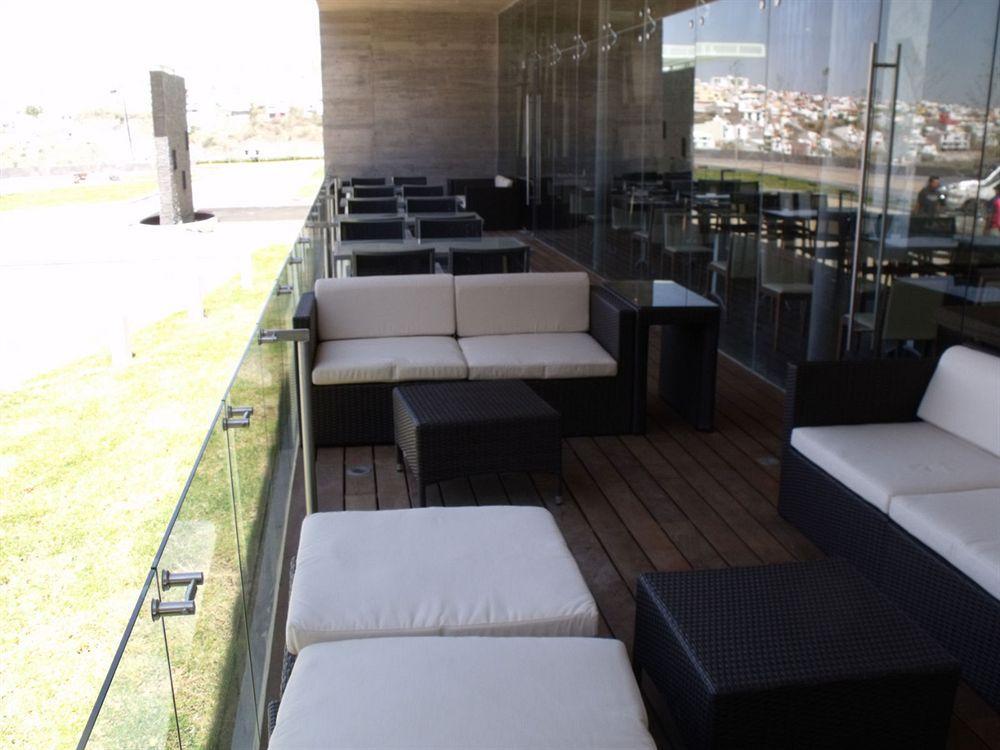 Casa Inn Premium Hotel Керетаро Экстерьер фото The Sky Bar